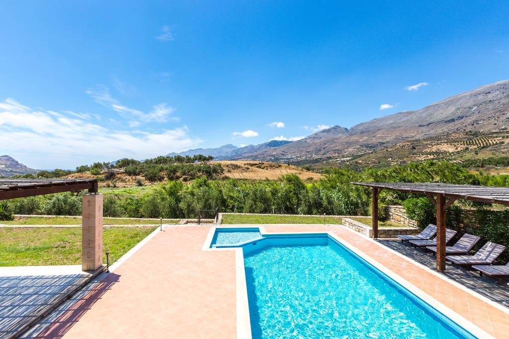 Poseidon Villa, Nestled In The Picturesque South, By Thinkvilla Lefkogeia Esterno foto