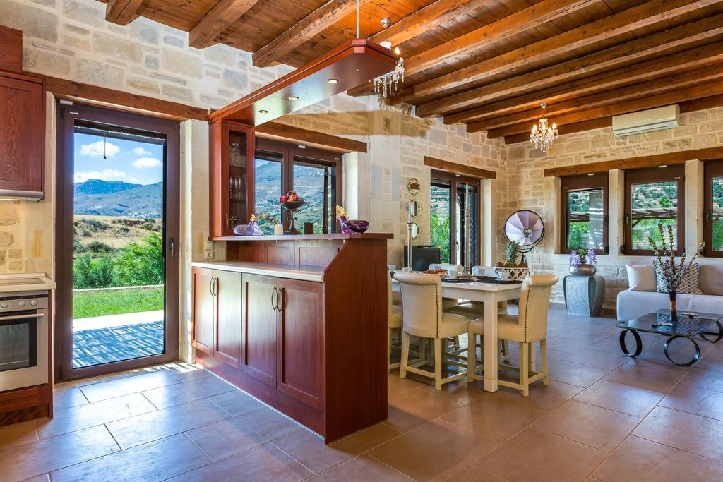 Poseidon Villa, Nestled In The Picturesque South, By Thinkvilla Lefkogeia Esterno foto