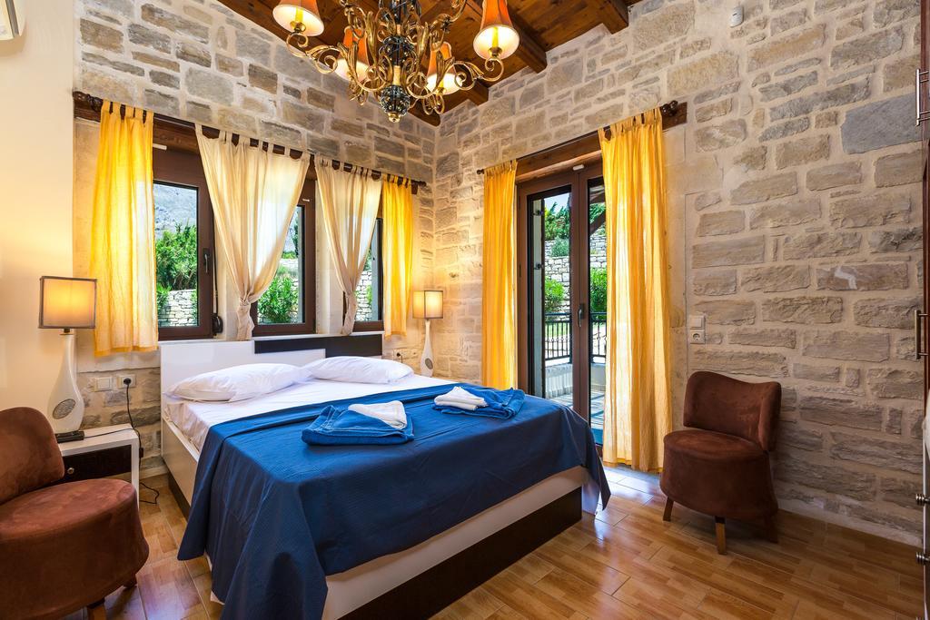 Poseidon Villa, Nestled In The Picturesque South, By Thinkvilla Lefkogeia Esterno foto