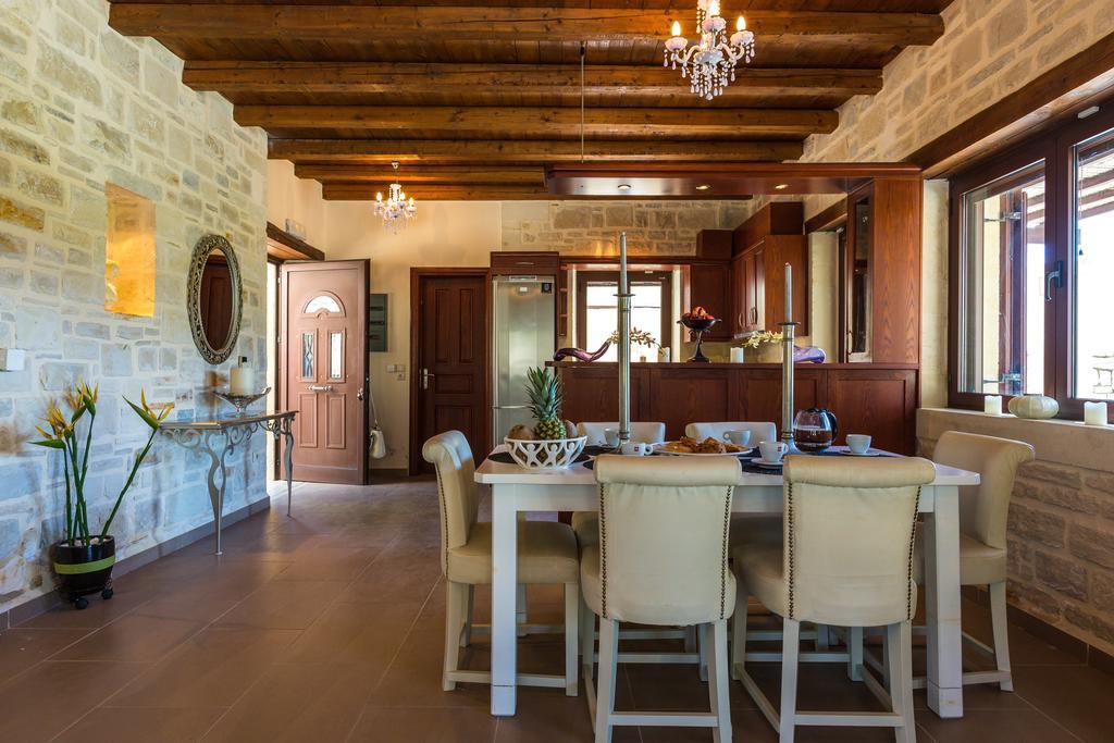 Poseidon Villa, Nestled In The Picturesque South, By Thinkvilla Lefkogeia Esterno foto